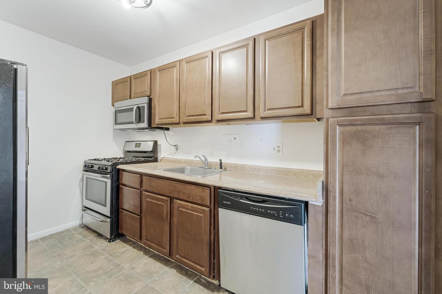 10723 West Dr #303