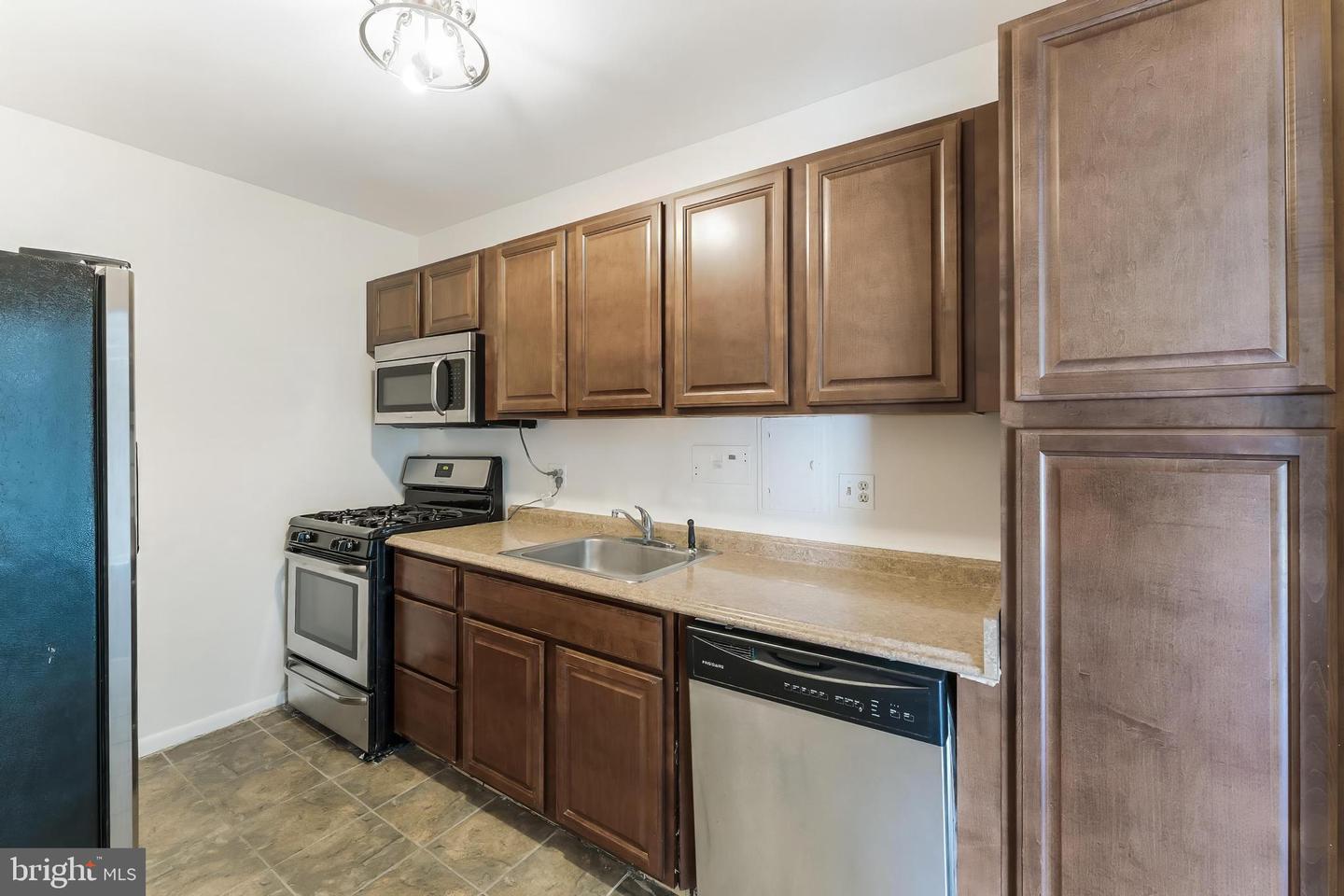 10723 West Dr #303