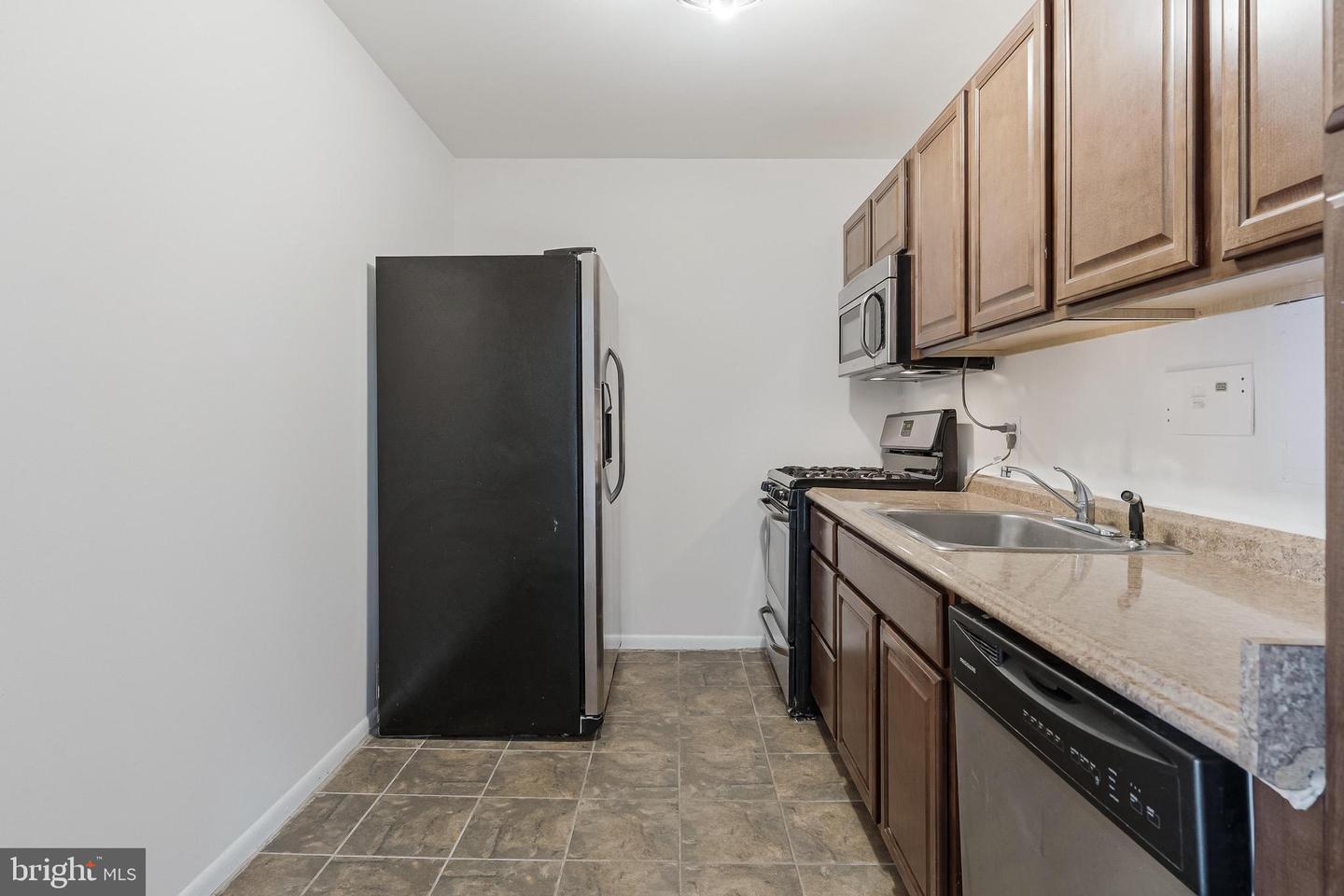 10723 West Dr #303