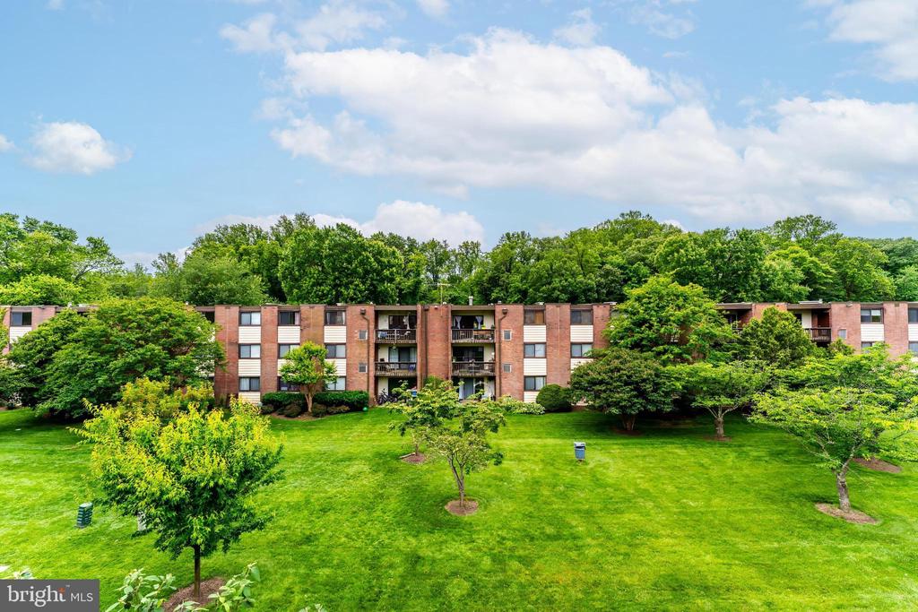 10723 WEST DR #303