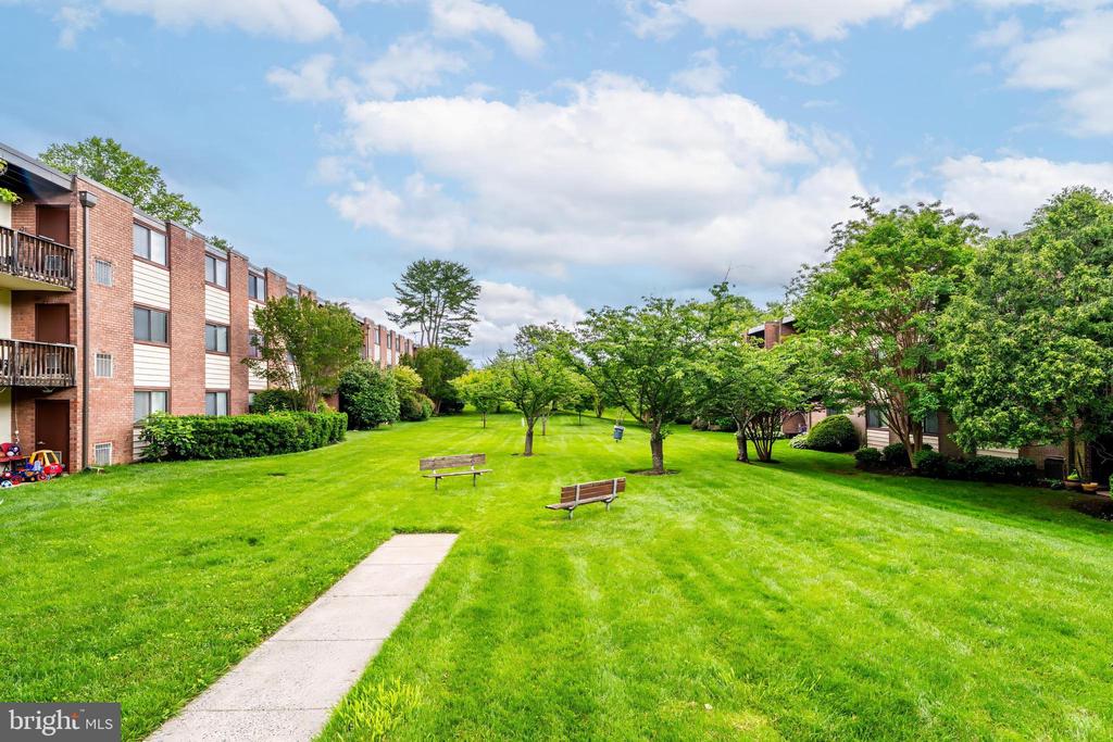 10723 WEST DR #303
