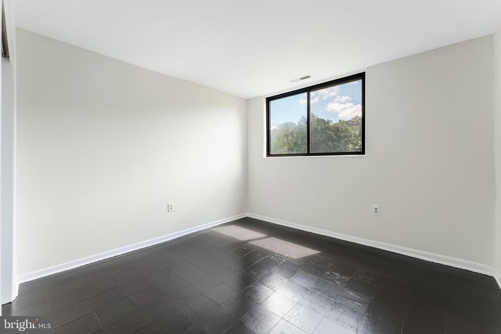 10723 WEST DR #303
