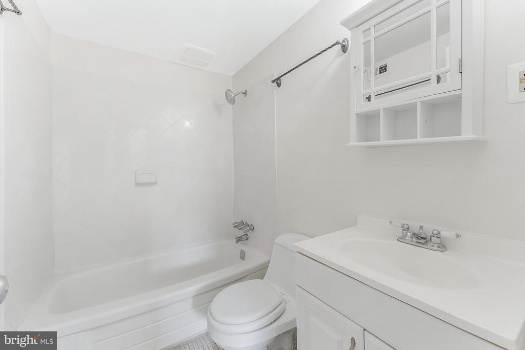 10723 WEST DR #303
