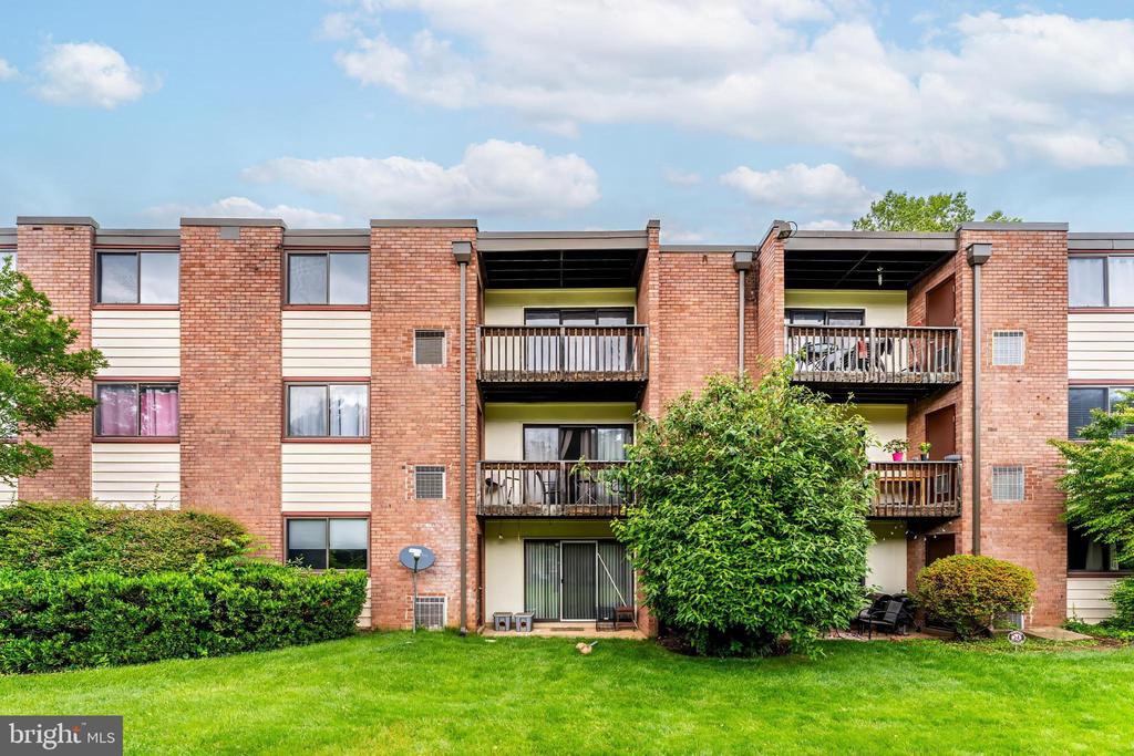 10723 WEST DR #303