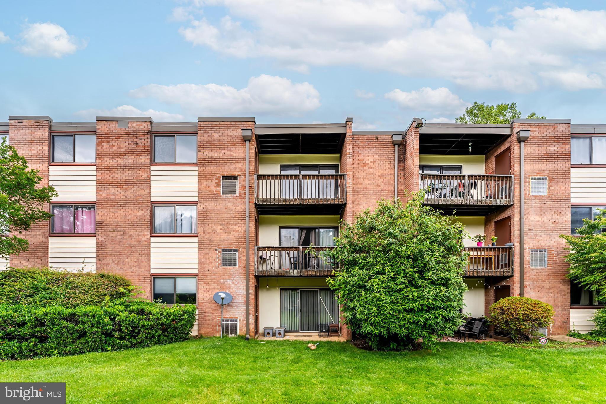 10723 WEST DR #303