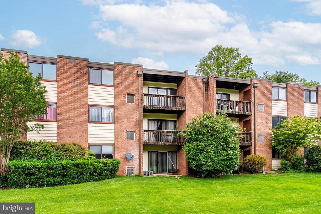 10723 WEST DR #303