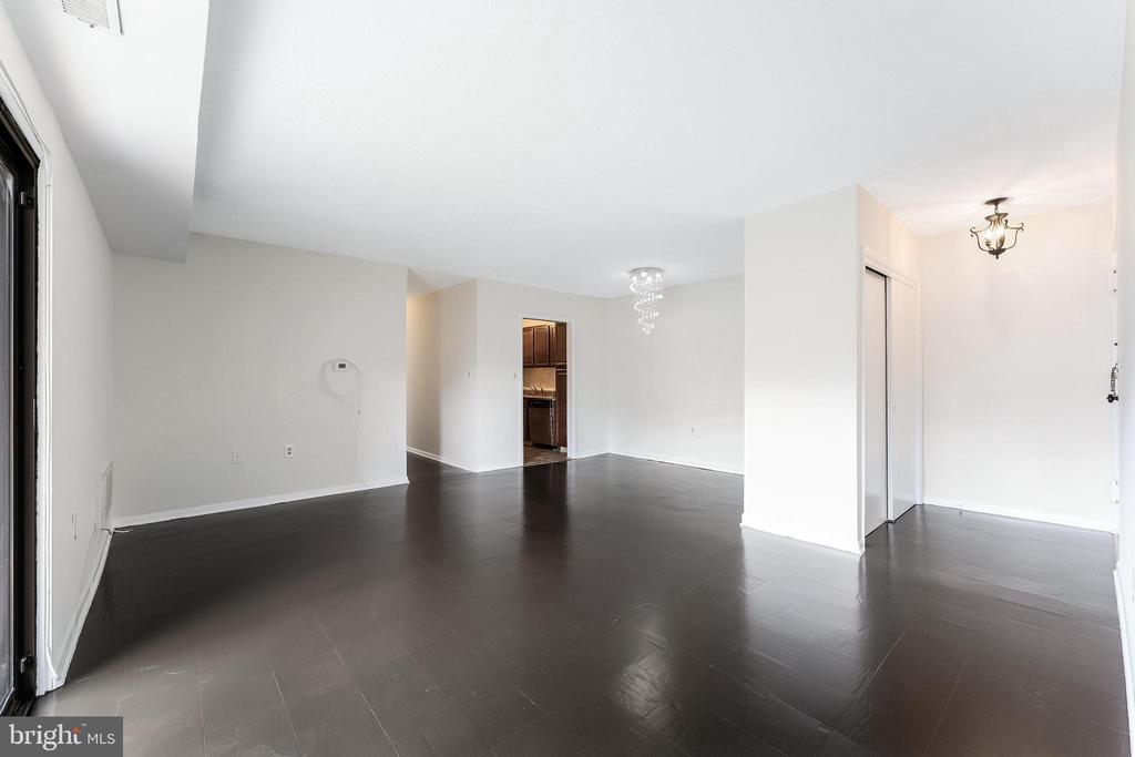 10723 WEST DR #303