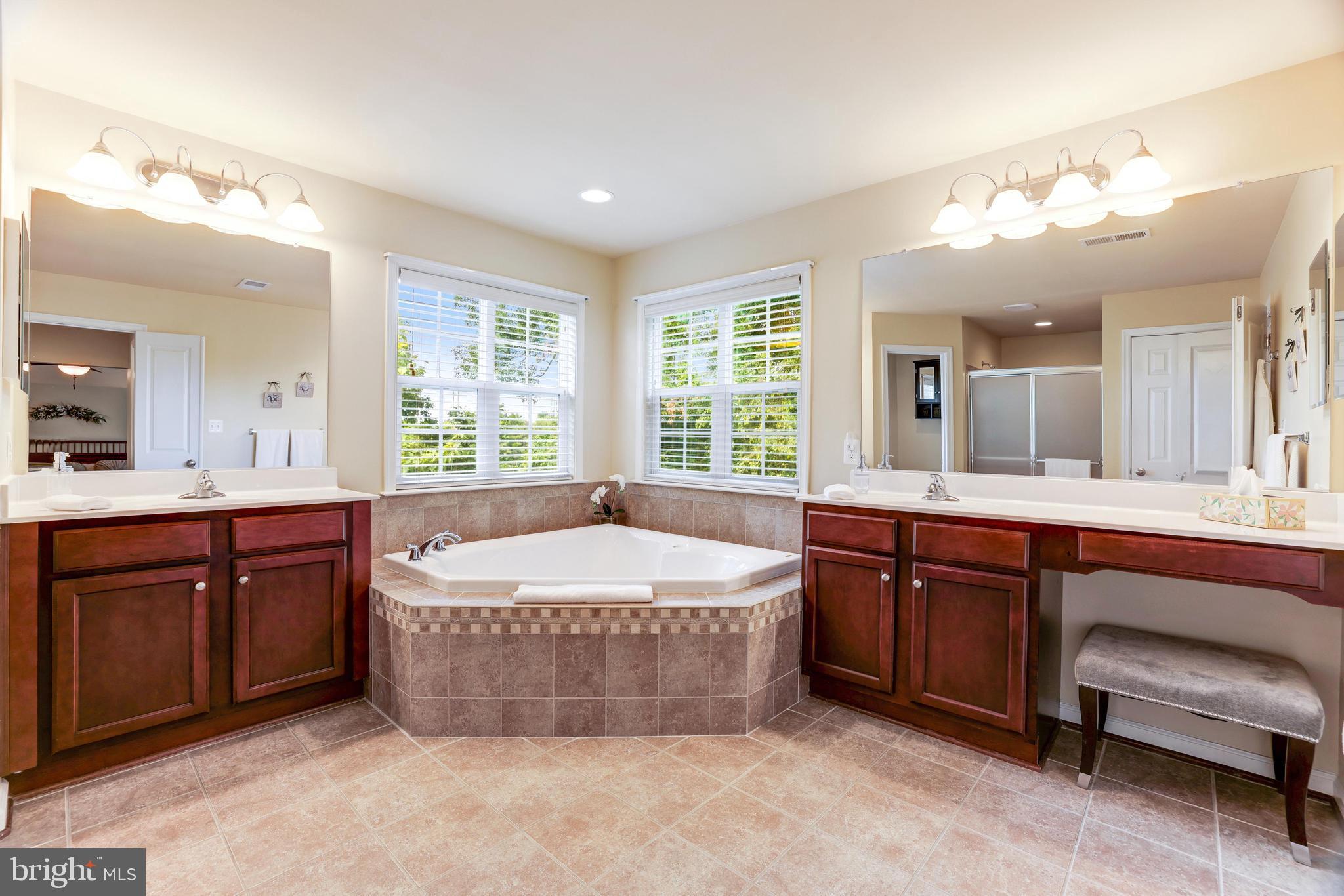 3925 Lake Ashby Ct