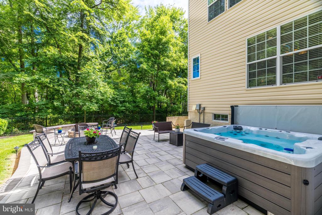 3925 Lake Ashby Ct