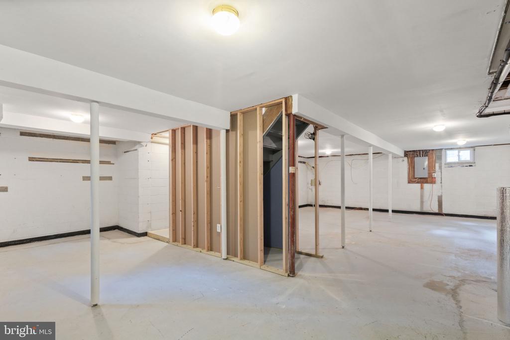 7238 Greenwich Rd