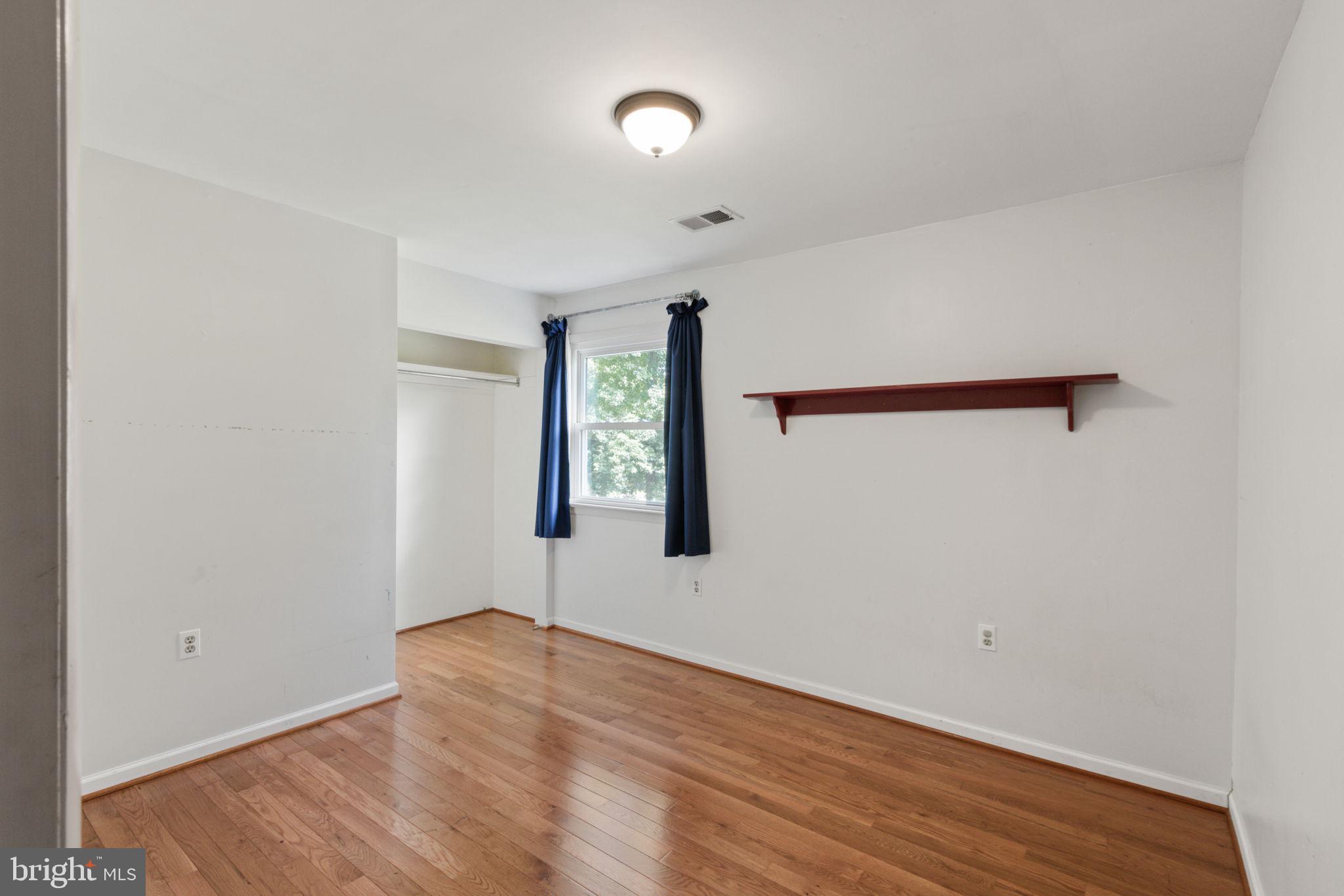 7238 Greenwich Rd