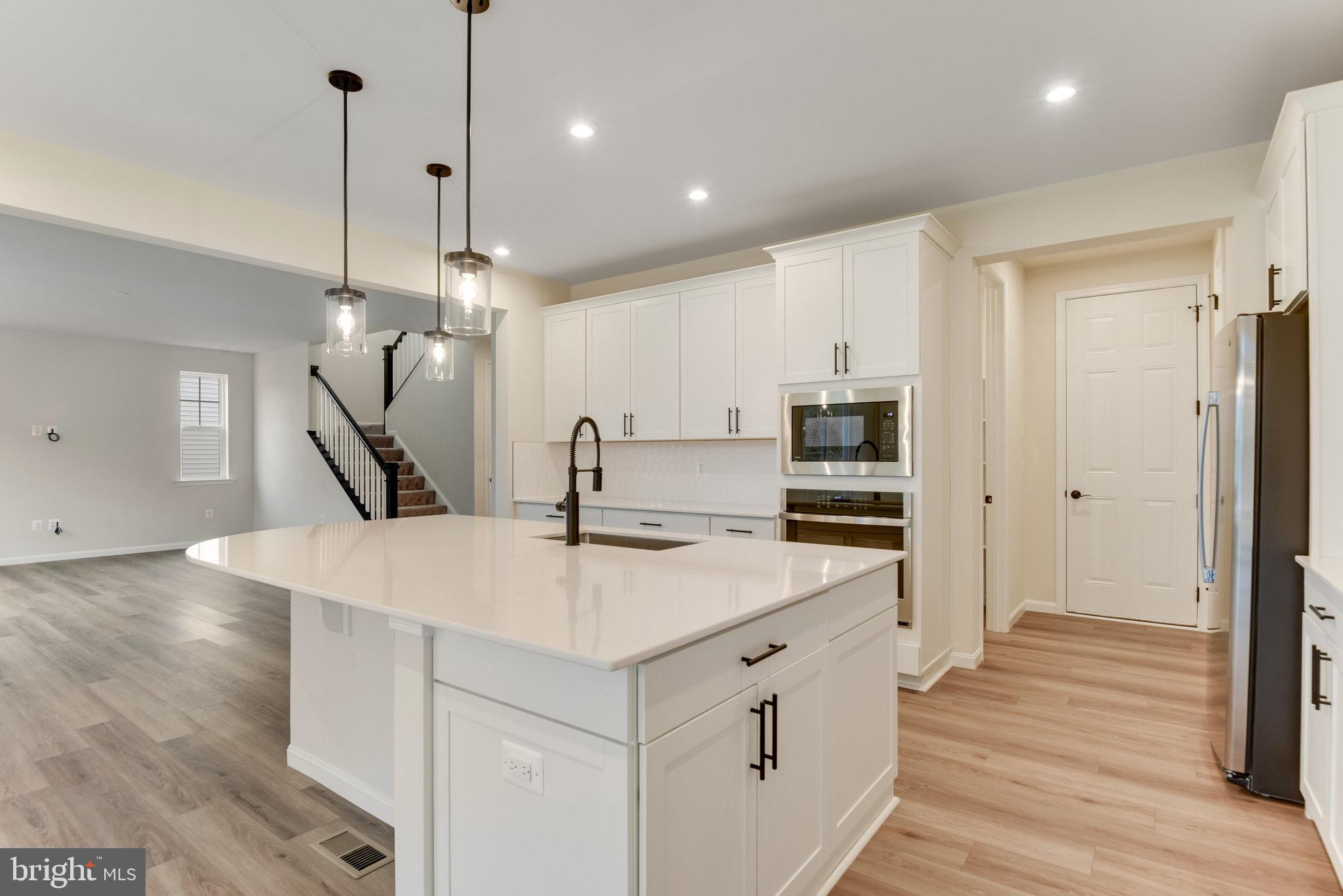 5016 Gray Fox Dr