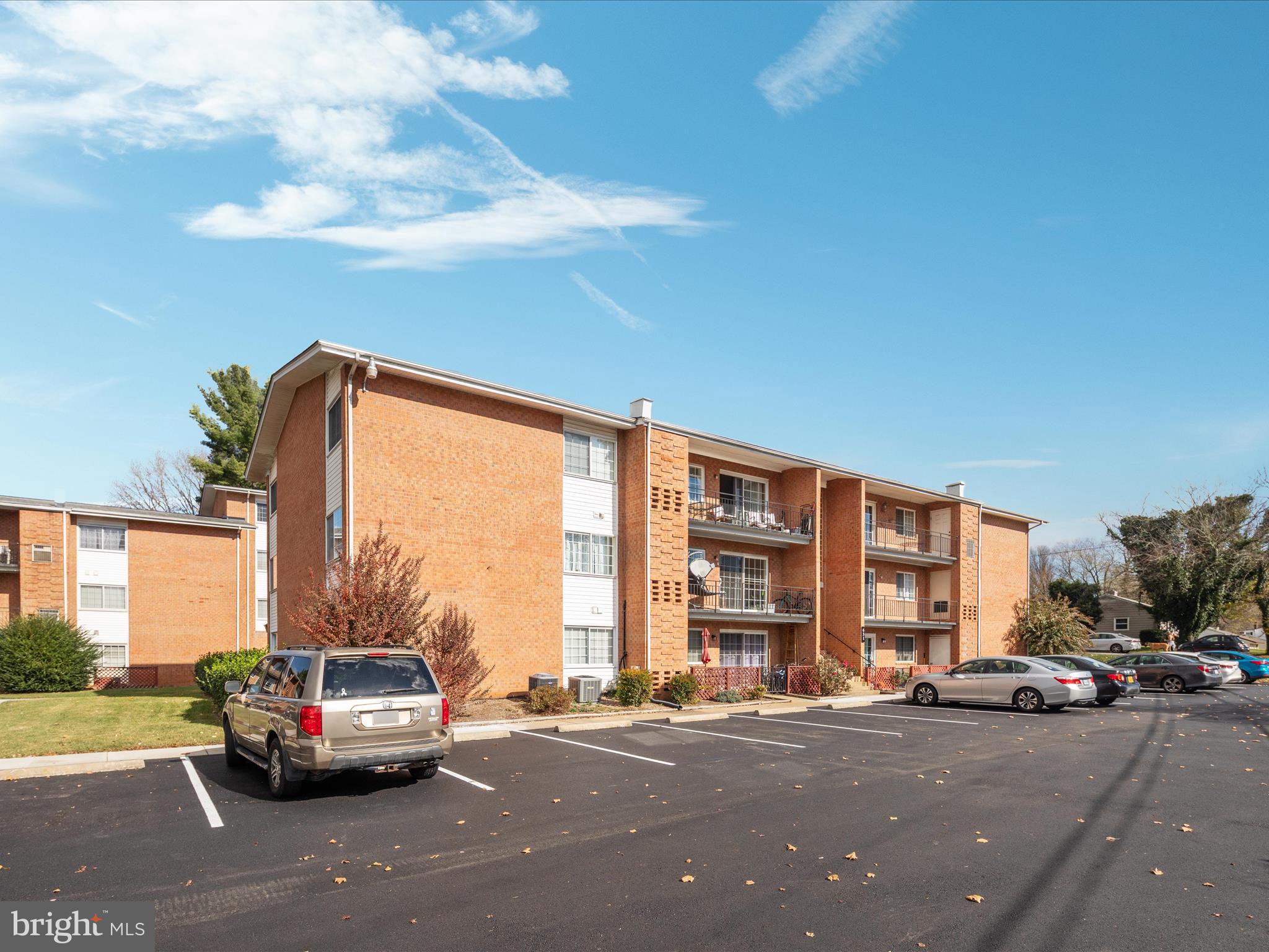 631 Waterloo Rd #122