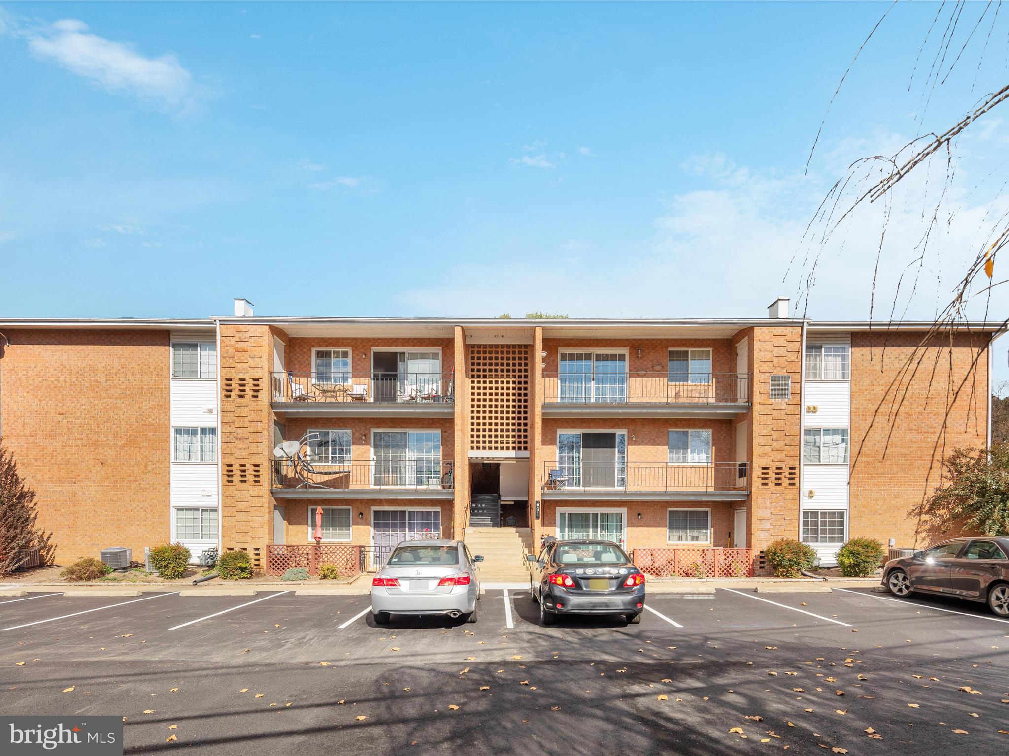 631 Waterloo Rd #122