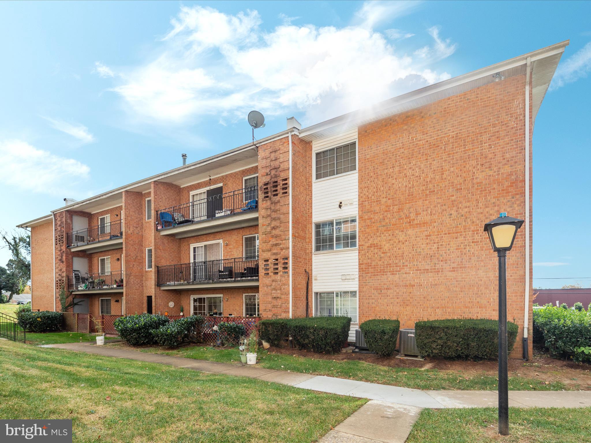 631 Waterloo Rd #122