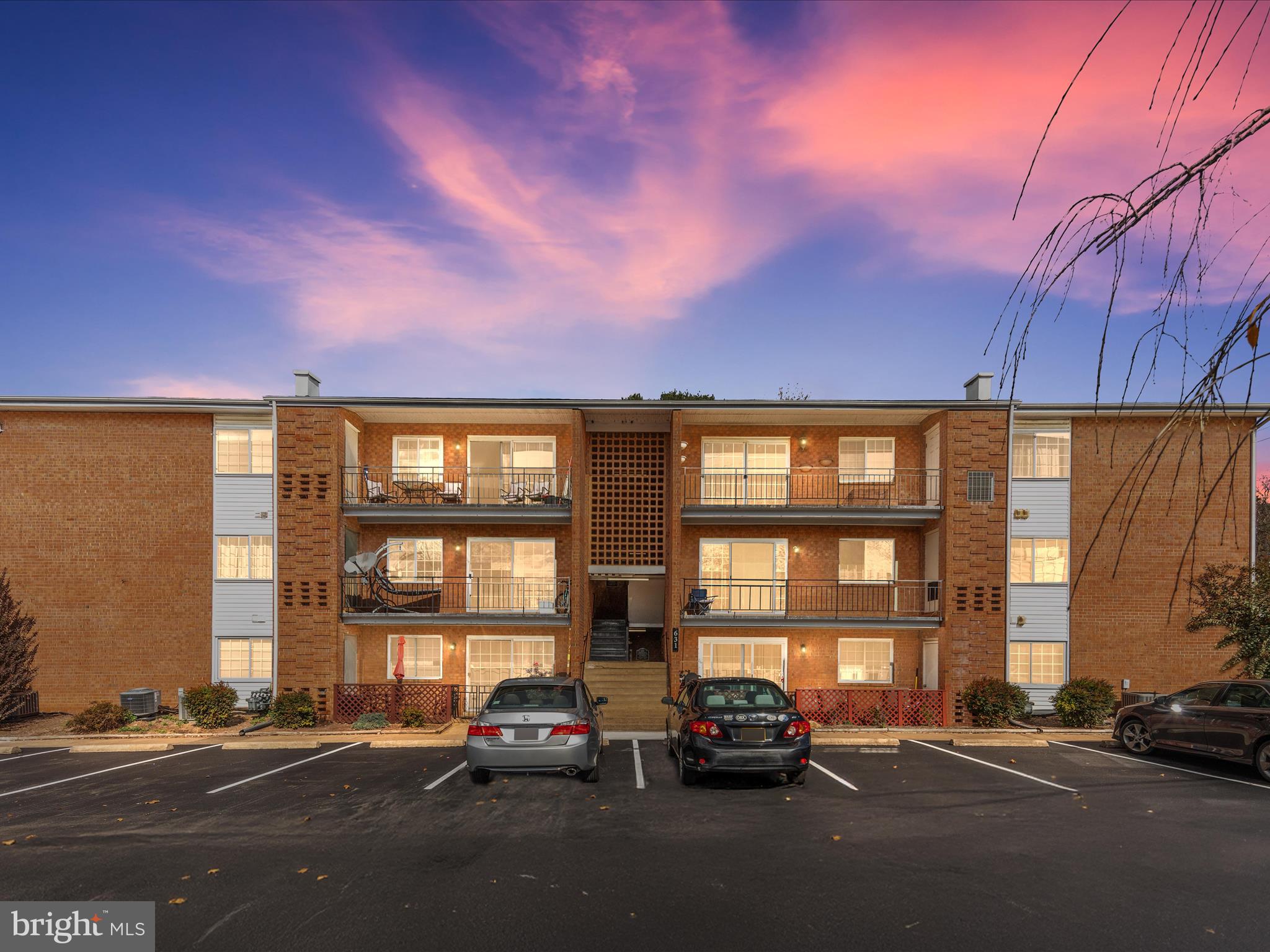 631 Waterloo Rd #122