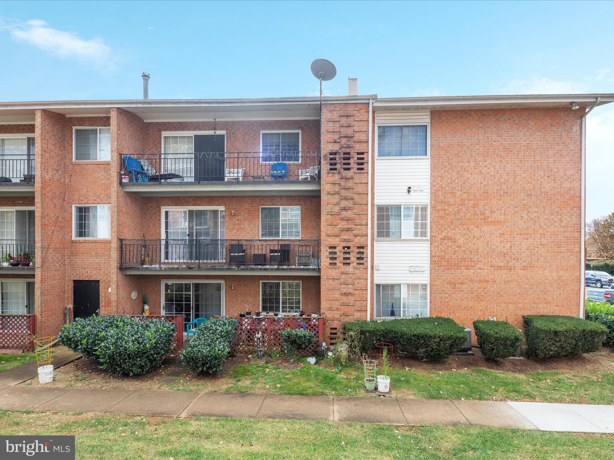 631 Waterloo Rd #122