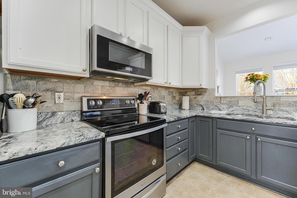 11184 Freedom Ct