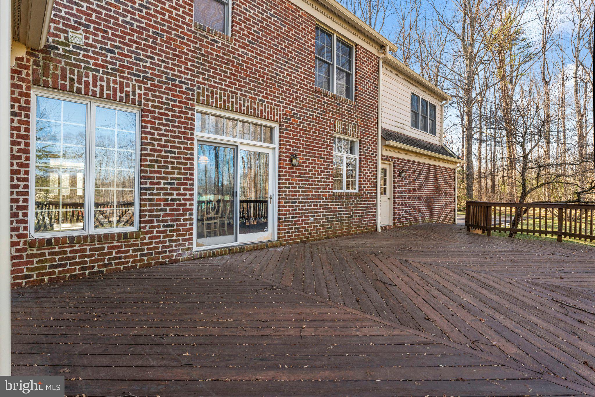 6586 Chesapeake Pl