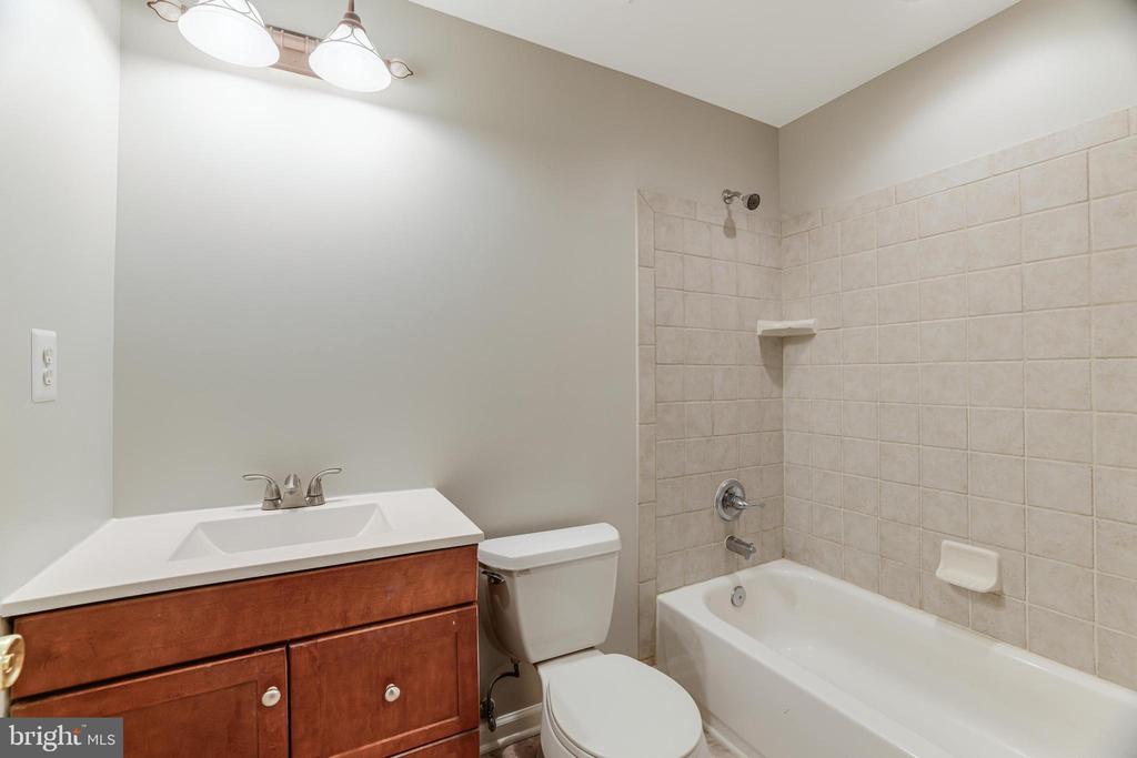 7016 Tiffany Ct