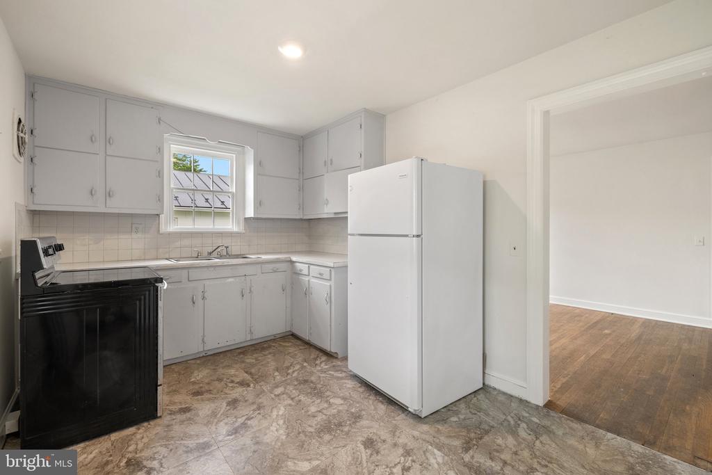 8419 W West Main