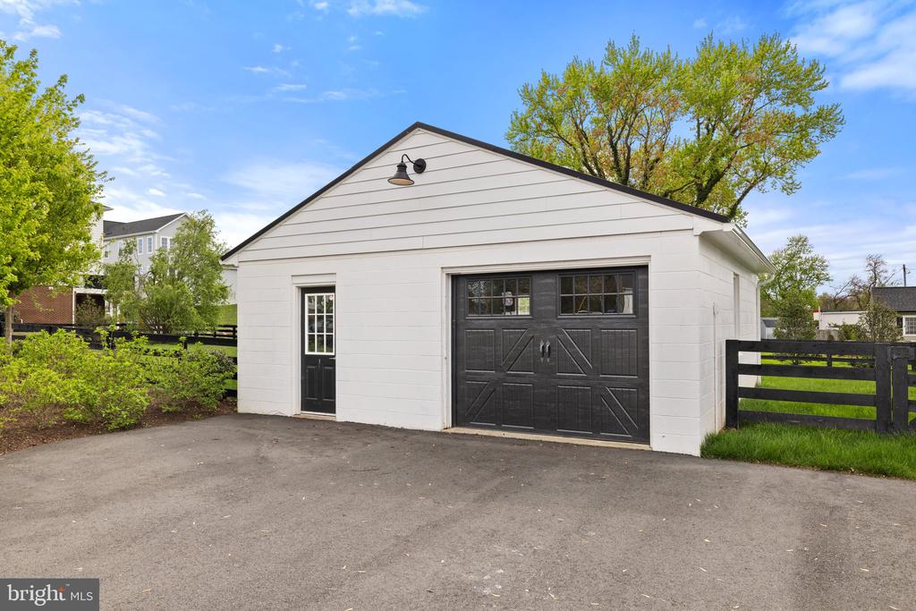 8419 W West Main