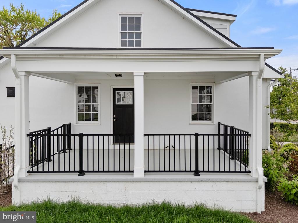 8419 W West Main
