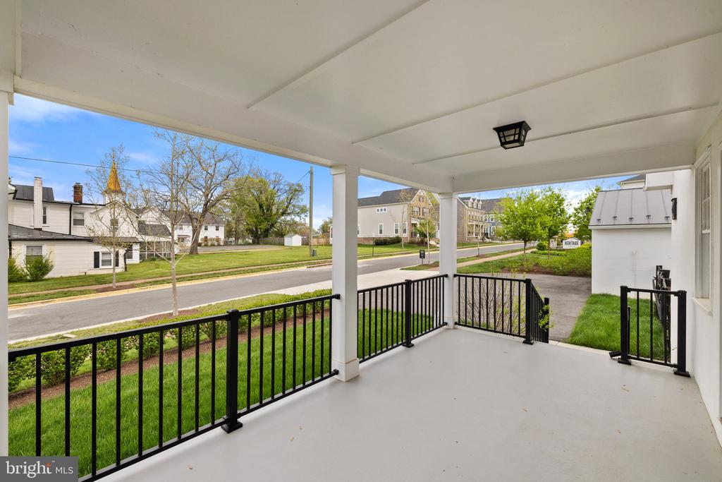 8419 W West Main