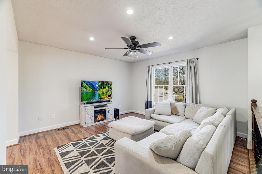 1597 Sheldon Ln