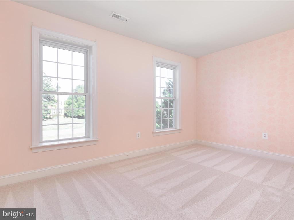 6926 EMMA COURT