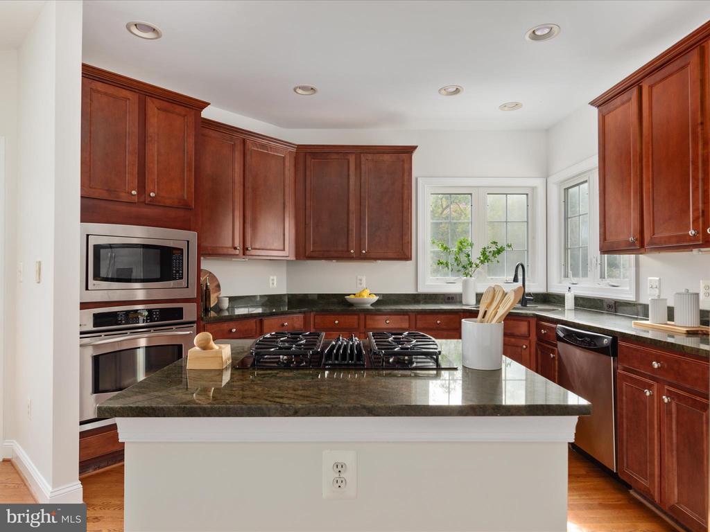 6926 EMMA COURT