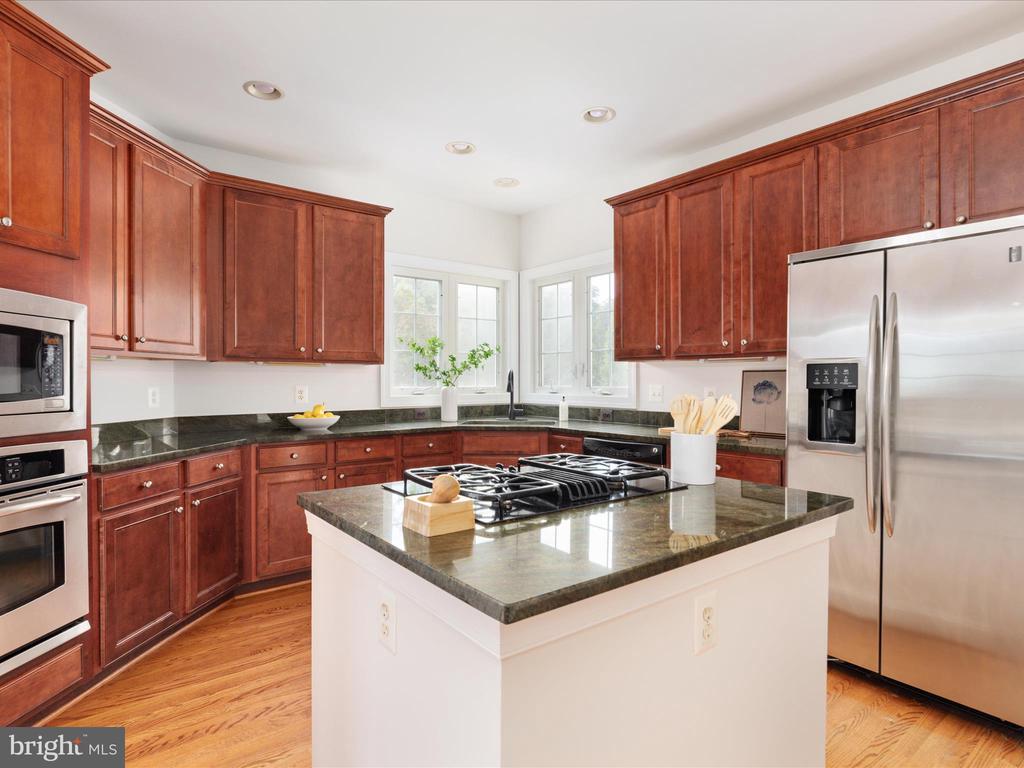 6926 EMMA COURT