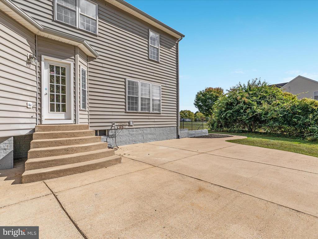 6926 EMMA COURT