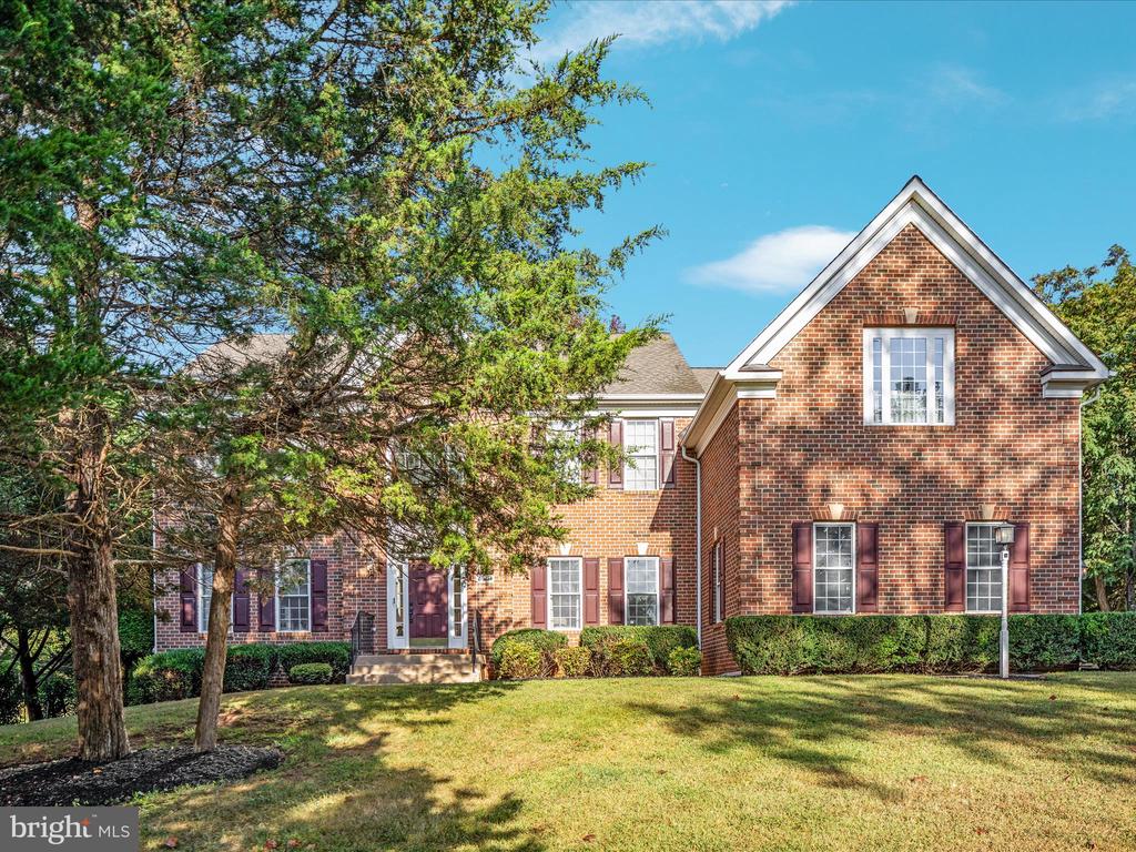 6904 EMMA COURT