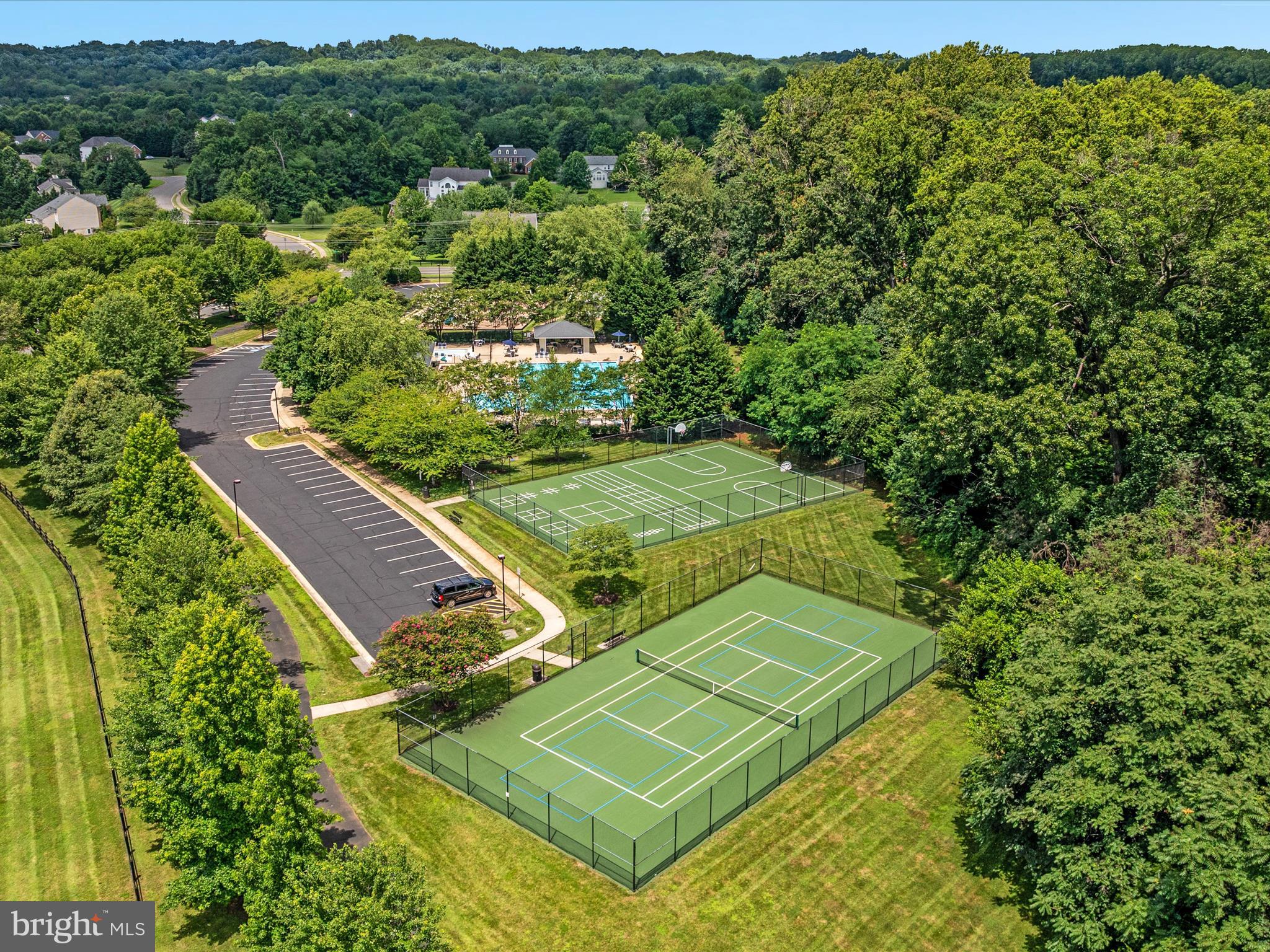 6904 EMMA COURT