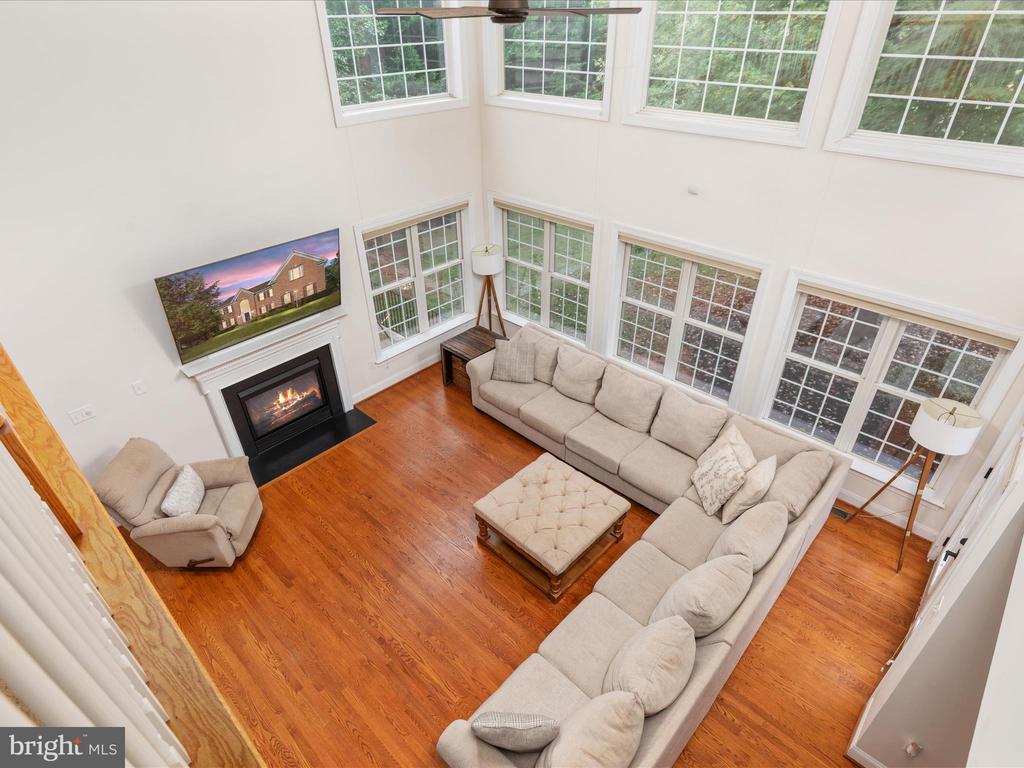 6904 EMMA COURT