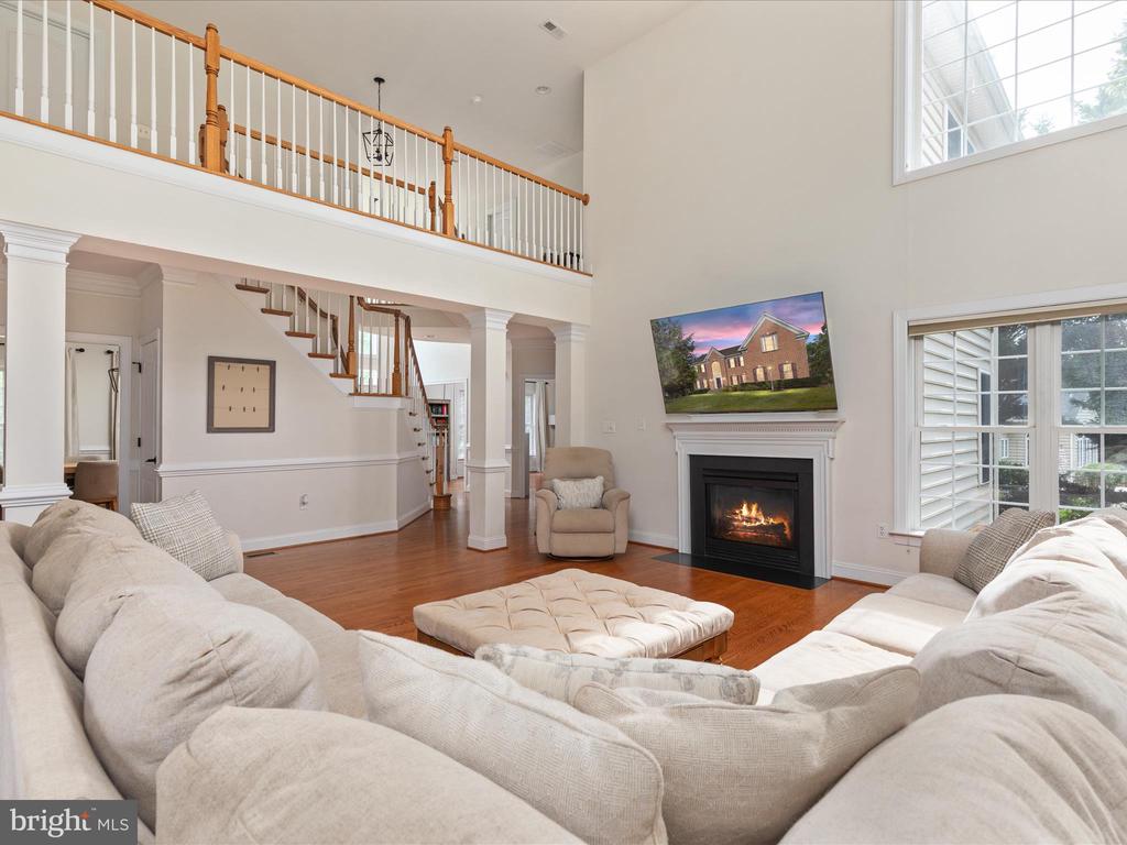 6904 EMMA COURT