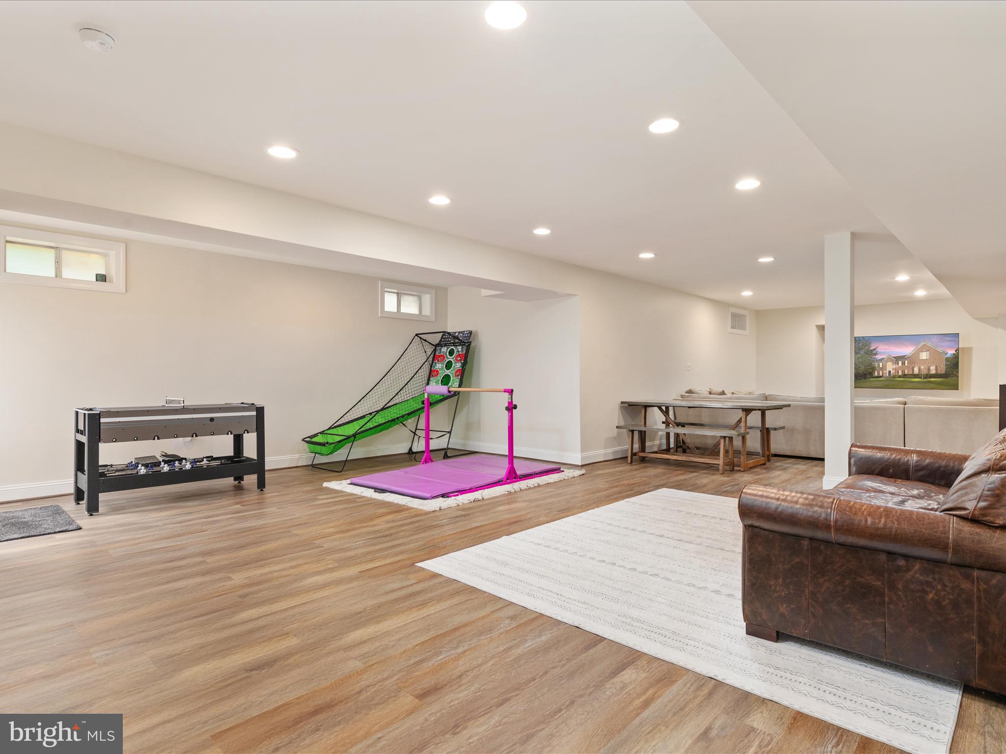 6904 EMMA COURT