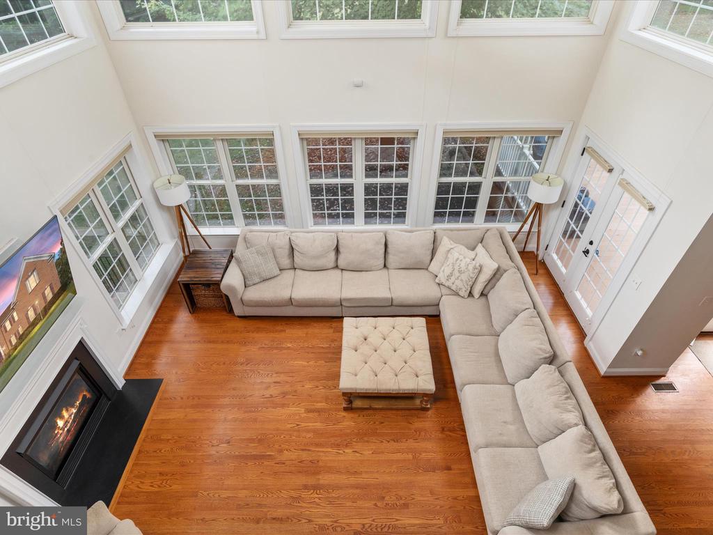 6904 EMMA COURT
