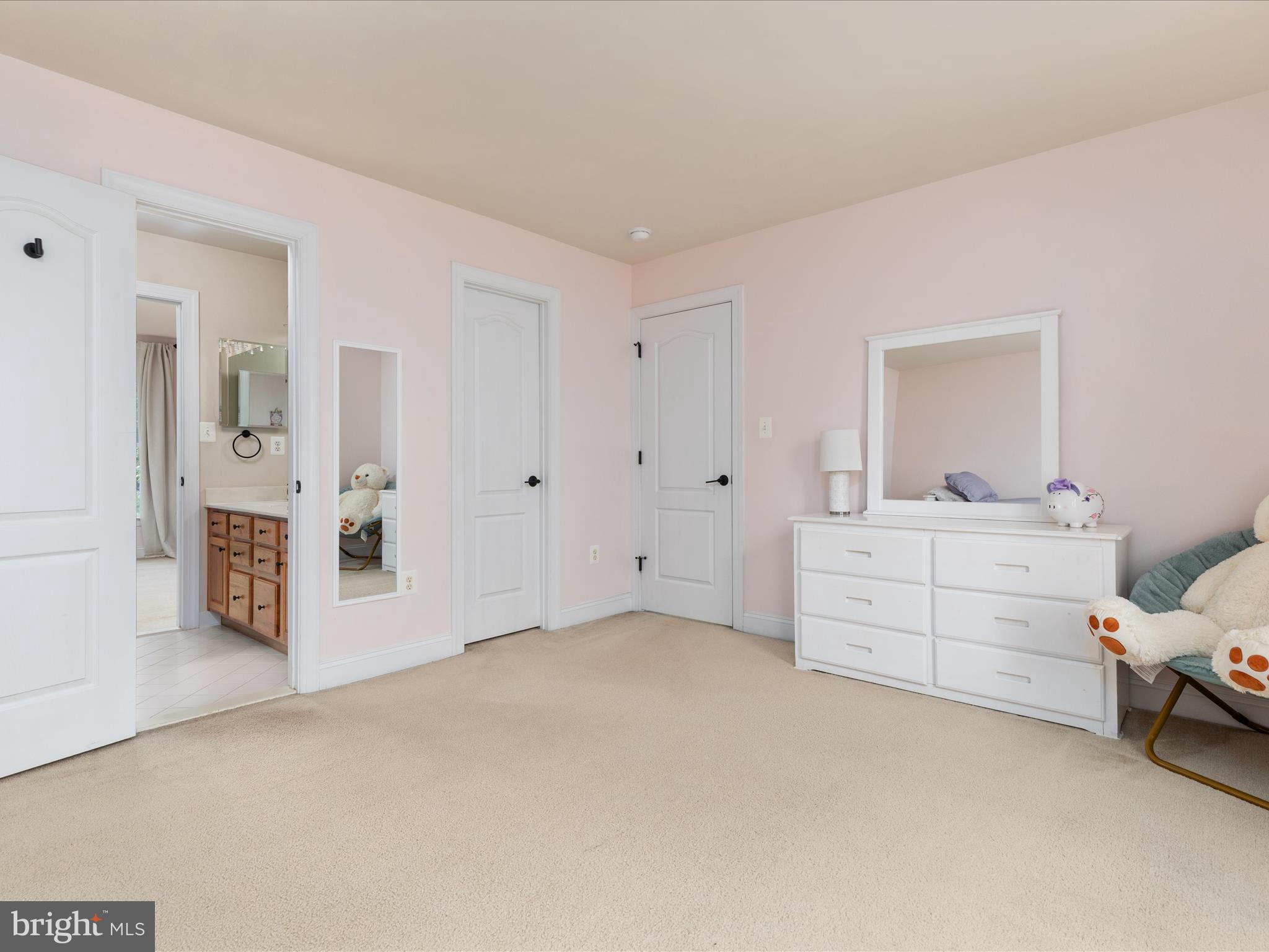 6904 EMMA COURT