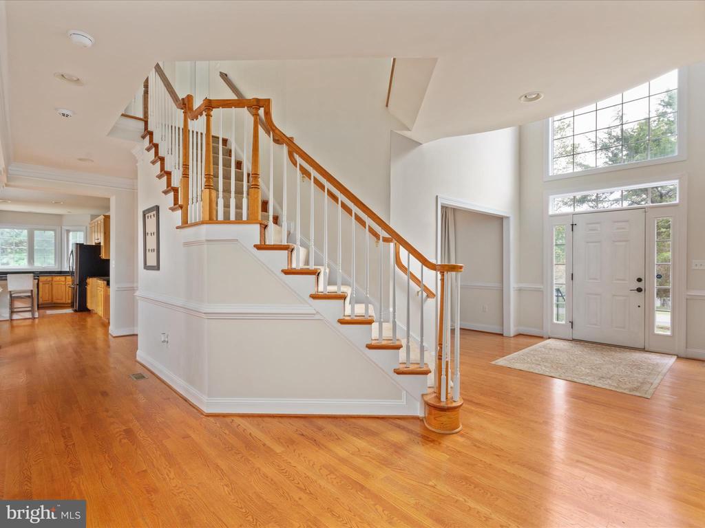 6904 EMMA COURT