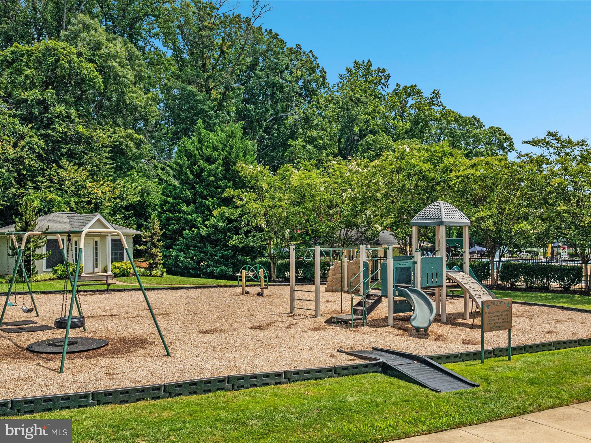 6904 EMMA COURT