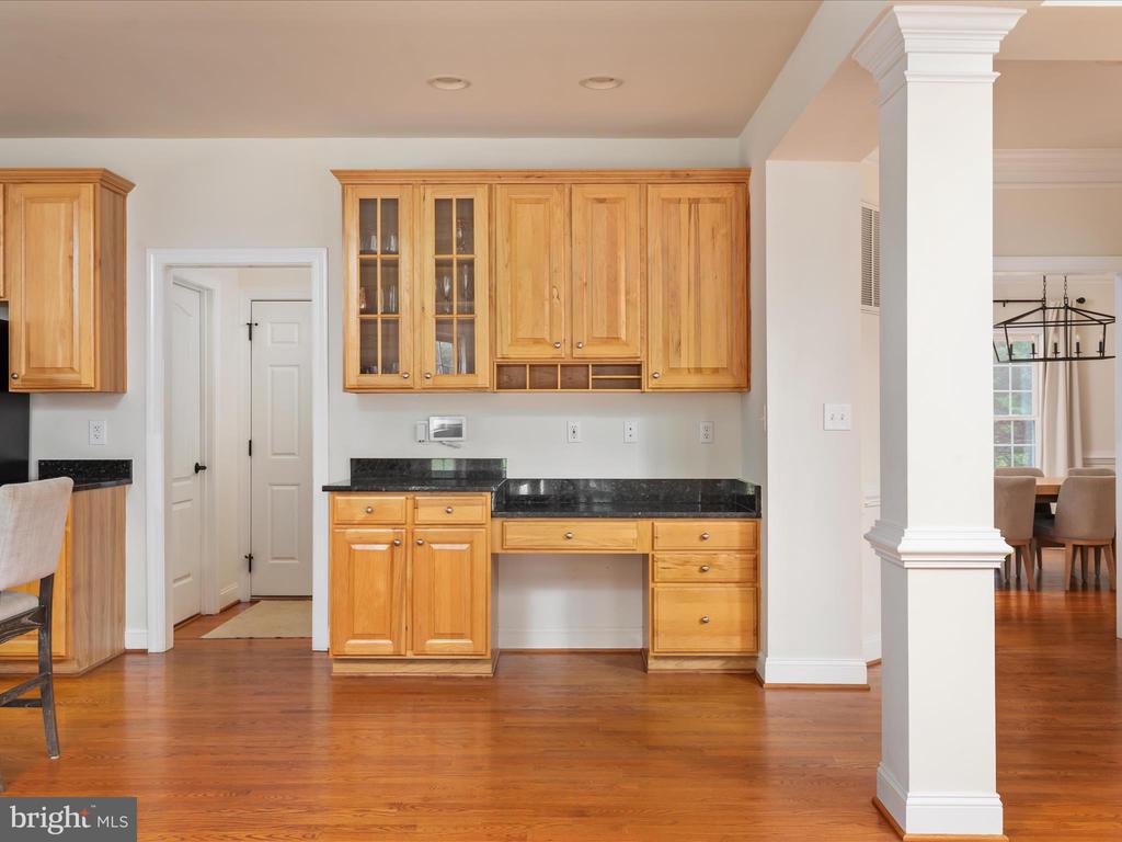 6904 EMMA COURT