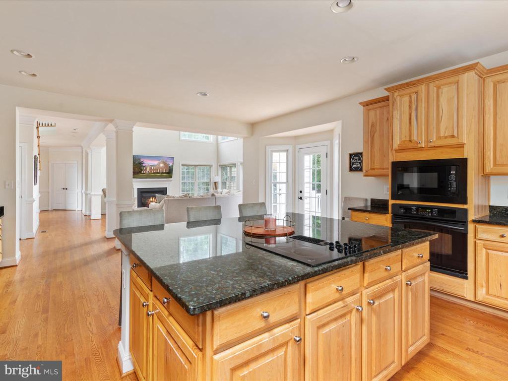 6904 EMMA COURT