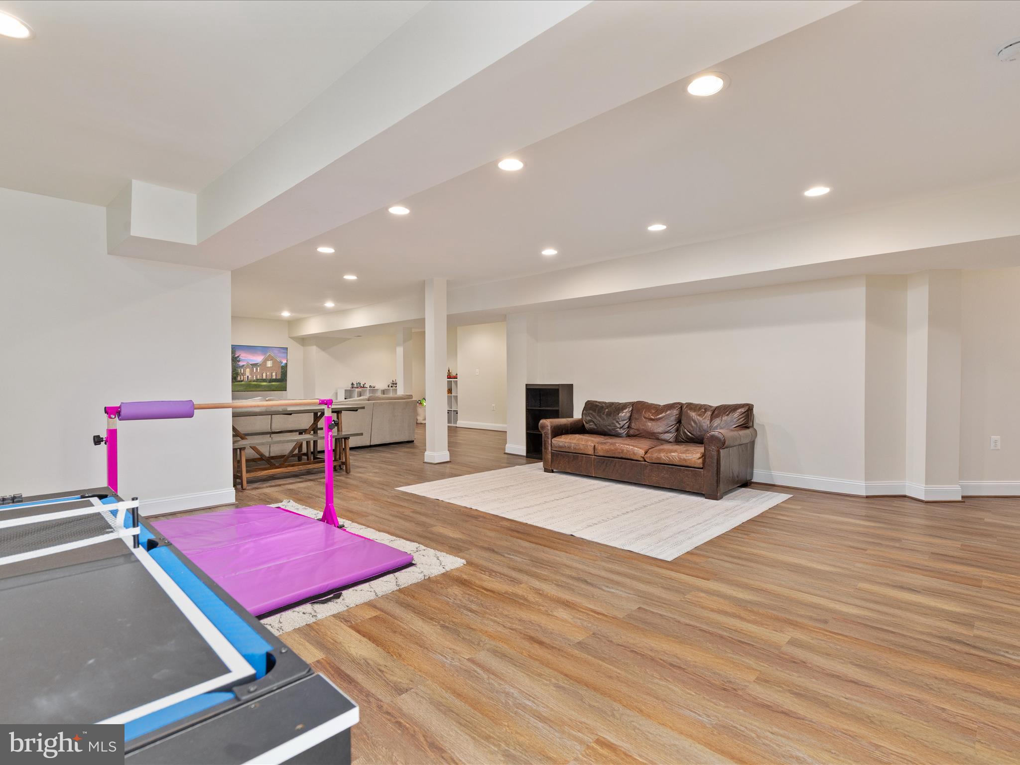 6904 EMMA COURT
