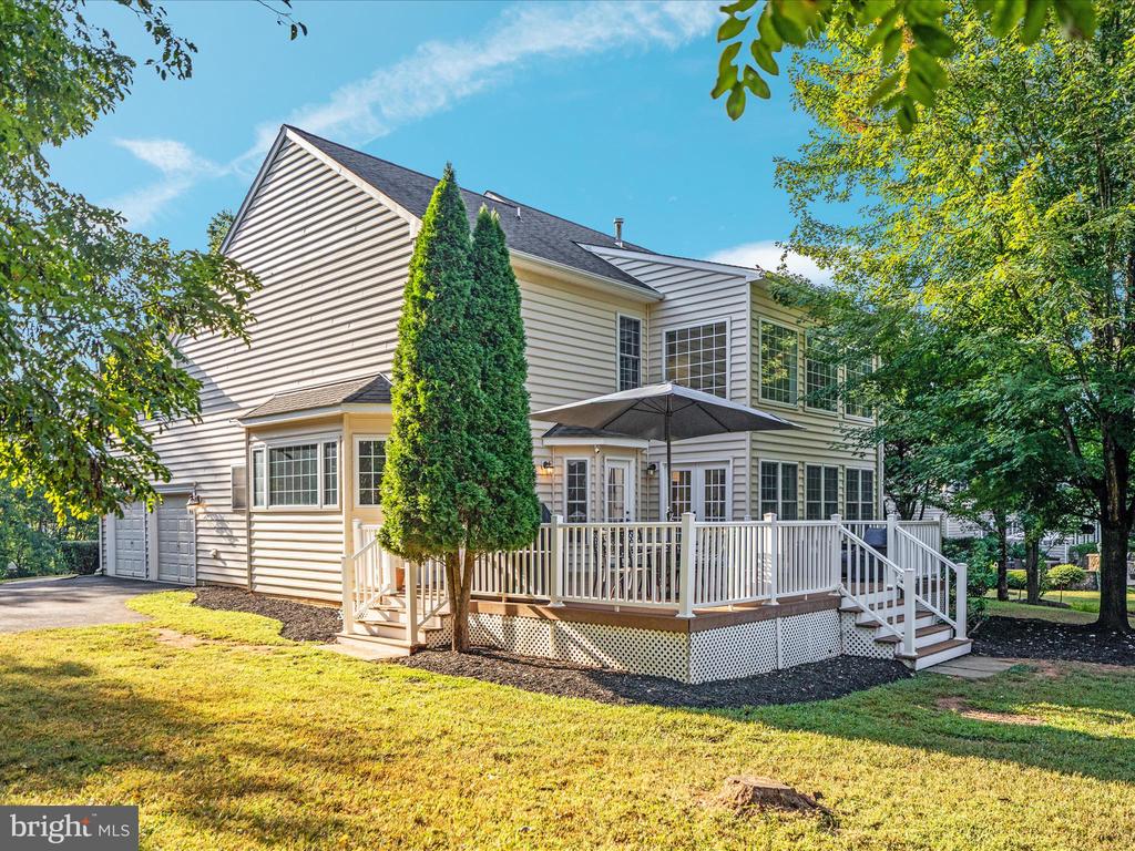 6904 EMMA COURT