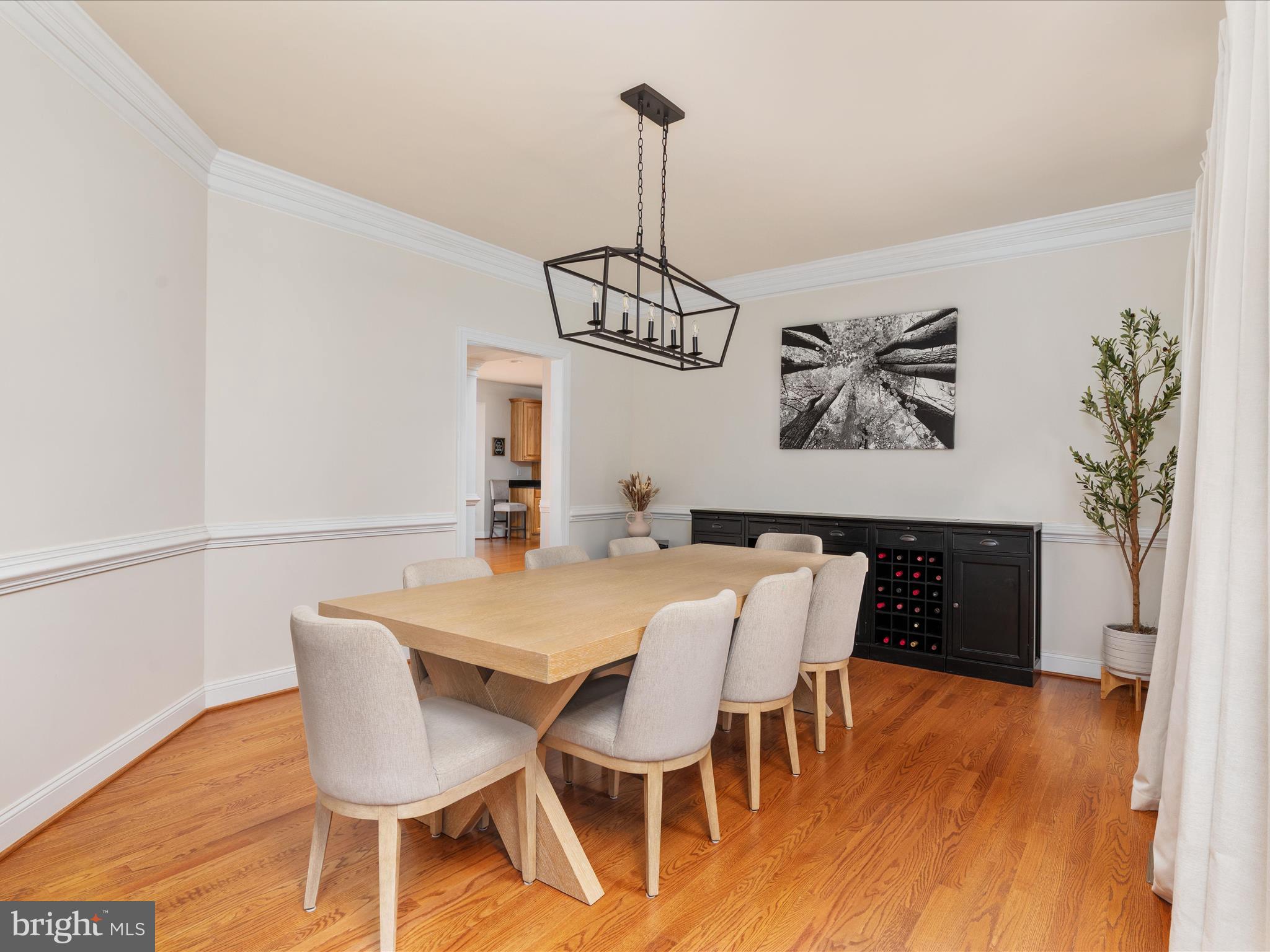 6904 EMMA COURT