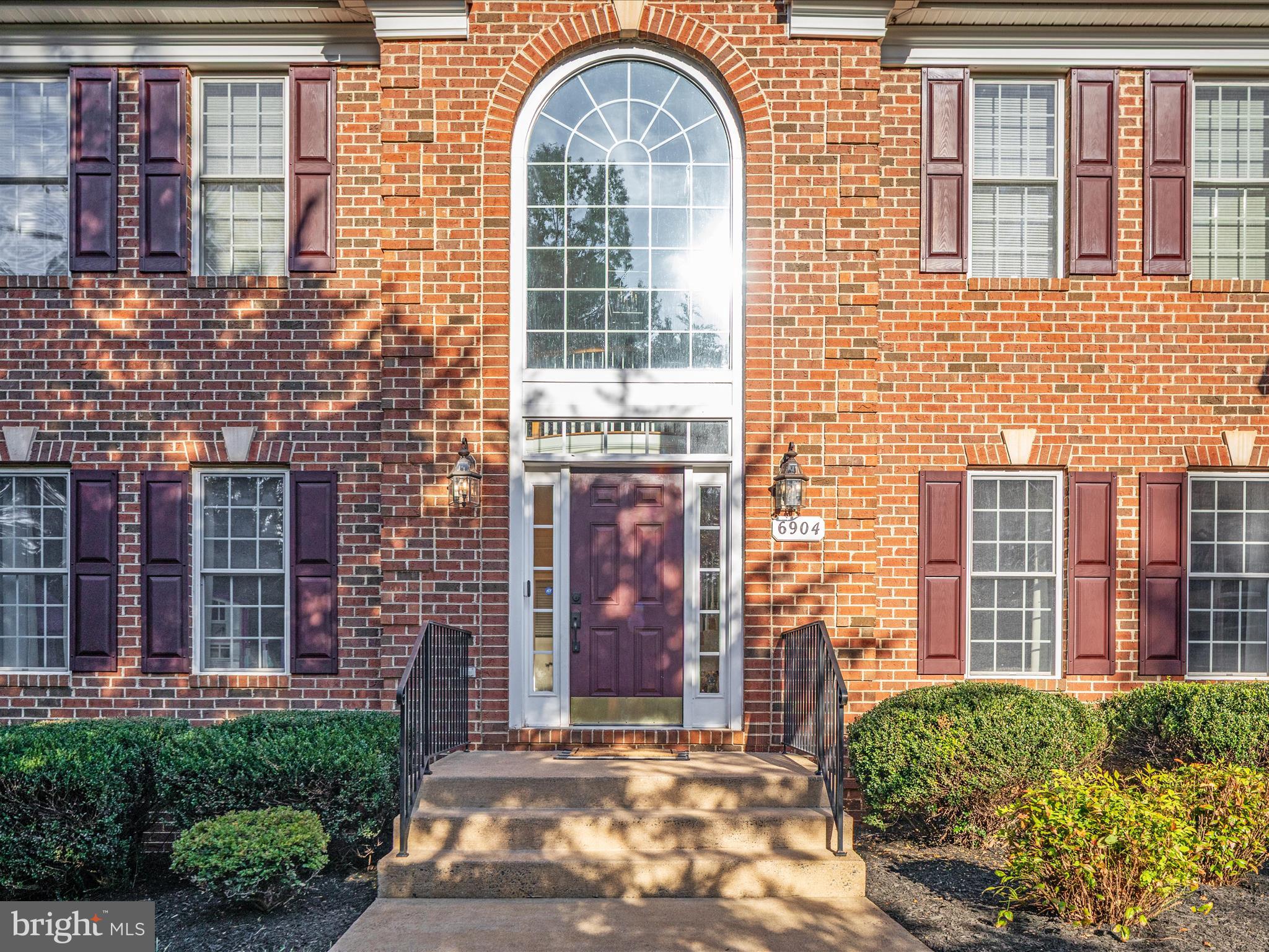 6904 EMMA COURT