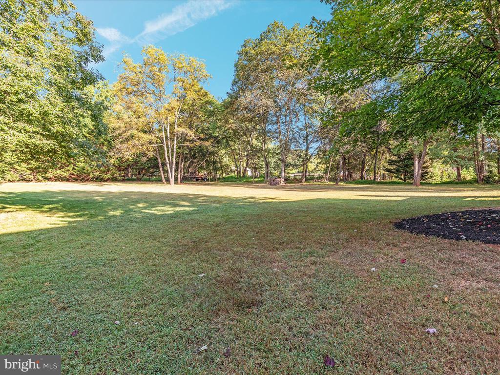 6904 EMMA COURT