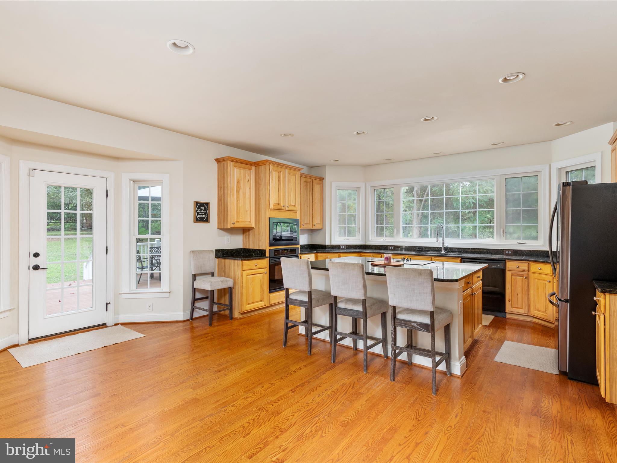 6904 EMMA COURT